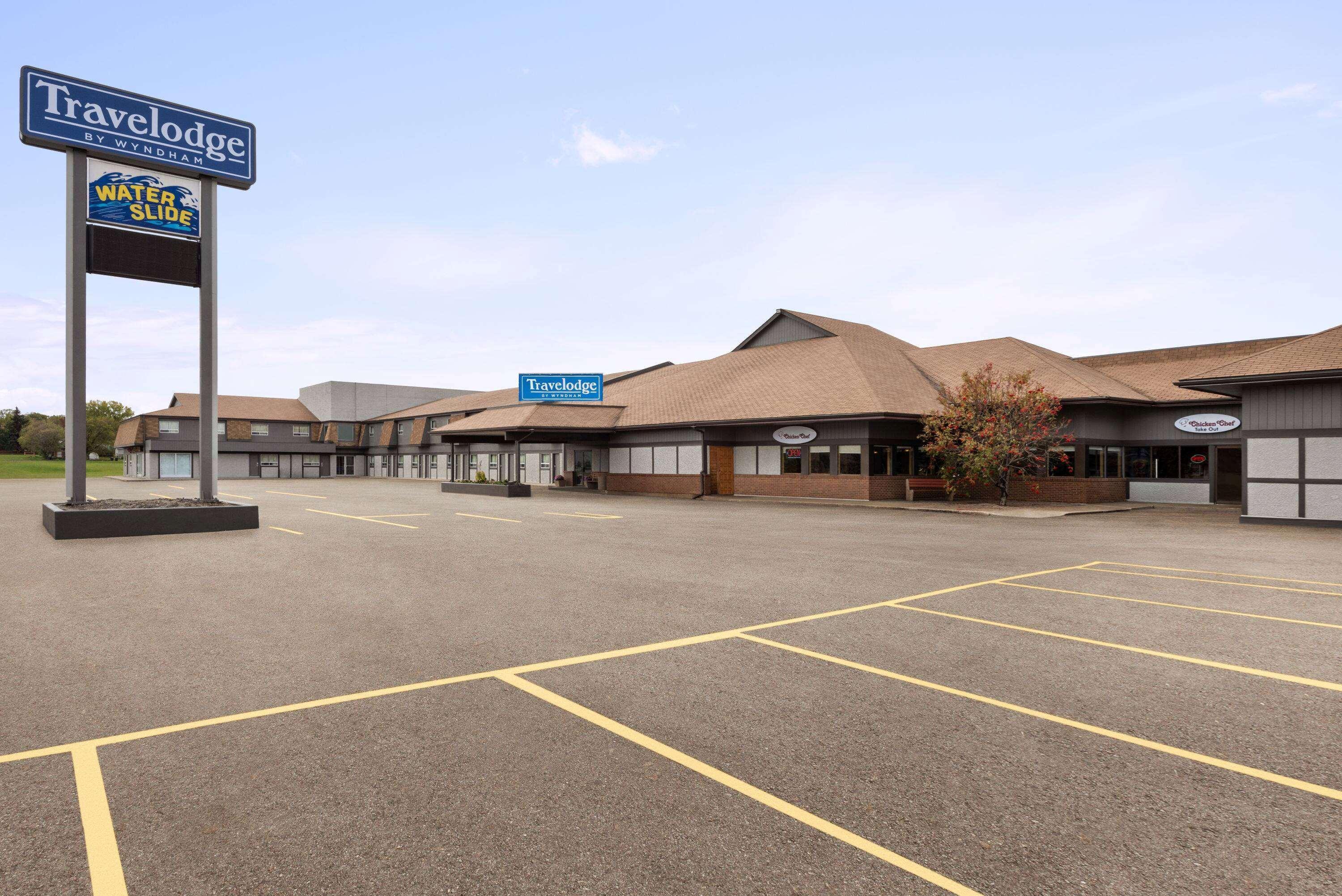 Travelodge By Wyndham Brandon Exterior photo